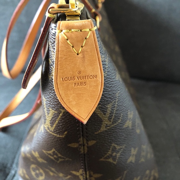 •Louis Vuitton Iéna MM Shoulder Bag• - Picture 8 of 8